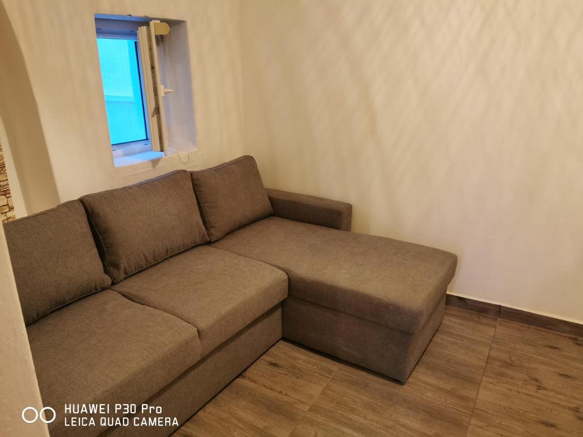 View Rooms Piso Livadi Exterior foto