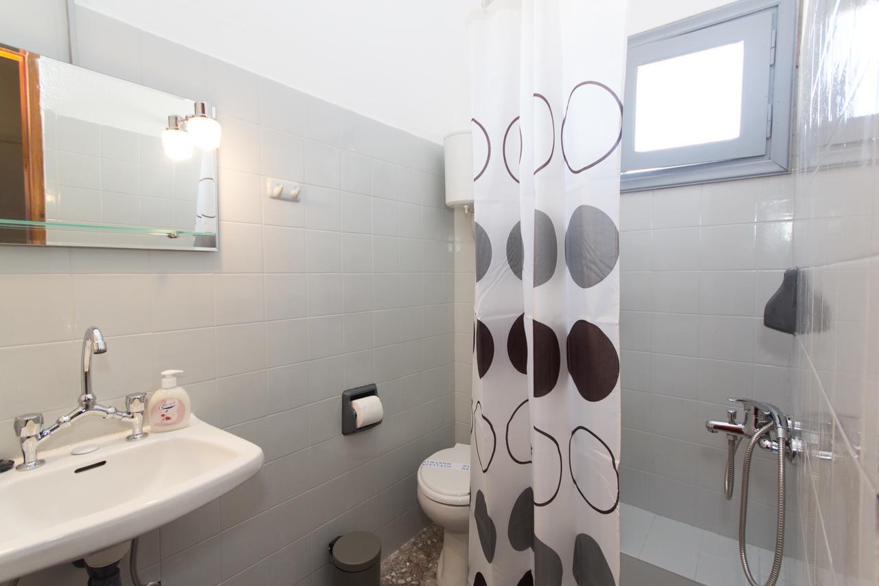 View Rooms Piso Livadi Exterior foto
